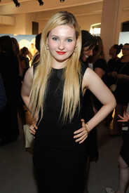 AbigailBreslinAliceOliviaStaceyBendet54d71Cv7fUcx.jpg