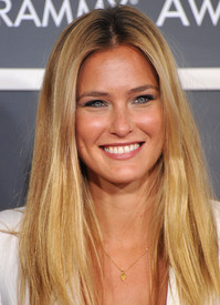 Bar_Refaeli_53rd_Annual_GRAMMY_Awards1.jpg