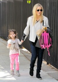 sarahmichellegellar_022113_03.jpg