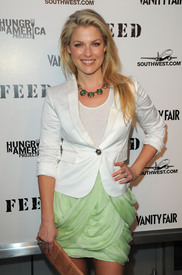 celebrity_paradise.com_TheElder_AliLarter2010_02_28_FEEDFoundation9.jpg