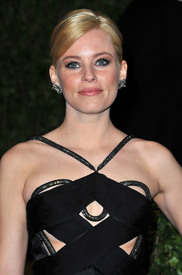 bethBanks2010_03_07_2010VanityFairOscarParty6_122_1151lo.jpg