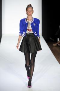 Bebe_FALL_2011_RTW_podium_023_runway.jpg