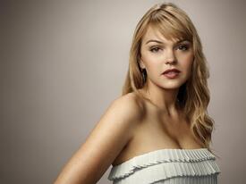 AimeeTeegarden_FridayNightLightsSeasonFivePromoshoot20102.JPG