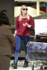 50070_celebrity_paradise.com_TheElder_KateBosworth2011_03_01_arrivesatLAX7_122_229lo.jpg