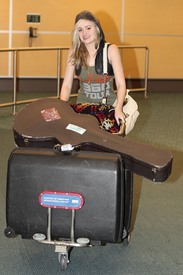 AmandaMichalkaallsmilesVancouverInternationalAirportMAR_7_2011HQx147.JPG