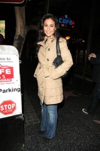 Emmanuelle_Chriqui_Emanuelle_Chriqui_Leaves_SzT7tqDWlmGl.jpg