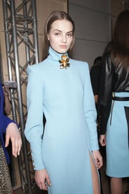 th_Emanuel_Ungaro_Fall_2013_Backstage_6eo_T7_ZDf_N7_Hx.jpg