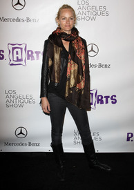 celebrity_paradise.com_TheElder_AmberValletta2010_04_21_LAAntiqueShowBenefitingP.SARTS7.jpg