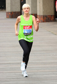 Agyness Deyn prepares London Marathon _mklpiP-J6El.jpg