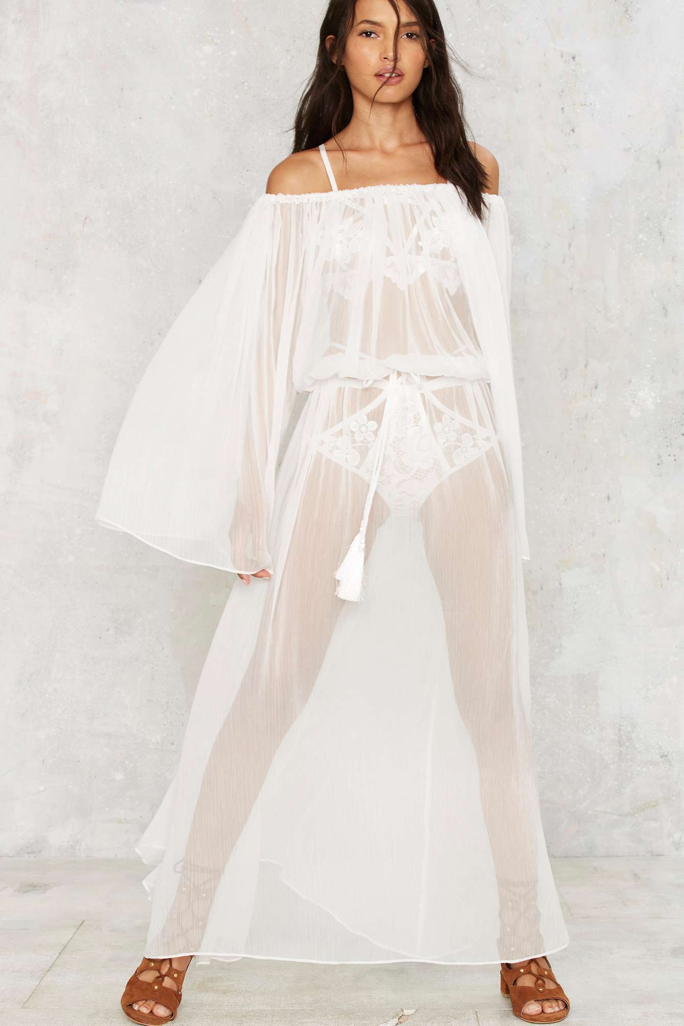 Белое прозрачное платье. Белая ночная сорочка с кружевом. Прозрачное платье. Вся в белом прозрачном. Вся в белом прозрачном.