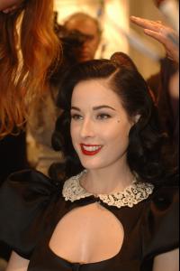 11912_hollywoodsbestnetdita80_19.JPG