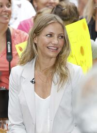 celebrity_paradise.com_TheElder_CameronDiaz2011_06_20_AppearingOnGoodMorningAmericainNY13.jpg