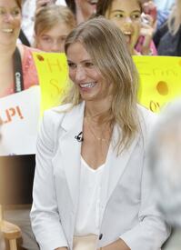 celebrity_paradise.com_TheElder_CameronDiaz2011_06_20_AppearingOnGoodMorningAmericainNY14.jpg