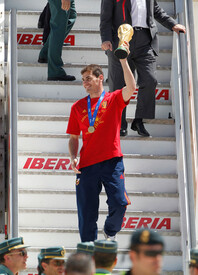 Spanish Football Team Arrives Barajas Airport 2vl7GEwPg_Cl.jpg