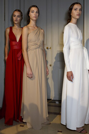 Valentino_Fall_2014_Backstage_QdQ3wSfHvEkx.jpg