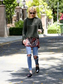 Emma Roberts House Hunts In BH Vb_WfATVoiax.jpg