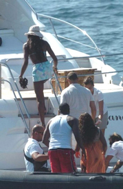 Naomi_Campbell_Ibiza__12_8_2008_23.jpg