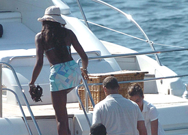 Naomi_Campbell_Ibiza__12_8_2008_24.jpg