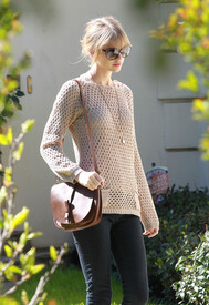 Taylor_Swift_Tops_Boatneck_Sweater_u_D_5f3w_Wdn-l.jpg