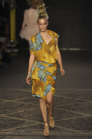 Vivienne_Westwood_Spring_2012_nn_XPpb_MYrq_Jx.jpg