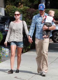 CU-Ali Larter and family leaving Hugo's in West Hollywood-16.jpg