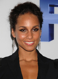 celebrity_paradise.com_TheElder_AliciaKeys5.JPG