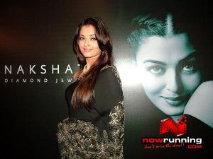 Aishwarya_20Rai_20unveils_20nakshatra_20collection_2019.jpg