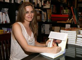 Celebutopia-Alicia_Silverstone-Book_signing_of_her_new_book_in_Hollywood-21.jpg