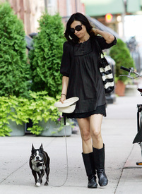 famke_janssen_out_in_new_york_city_tikipeter_celebritycity_005.jpg