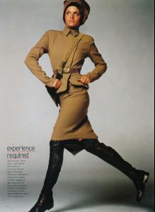 amber_vogue_US_Aug01_whatsuitsyou_bystevenmeisel_LJ__steven_meisel92.jpg