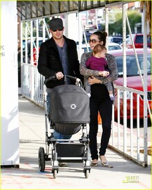 cam-gigandet-everleigh-smiles-sweetly-05.jpg