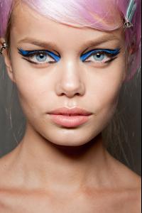 Anna_Sui_Spring_2013_Backstage_pwz_Xn_Moh_Qpfx.jpg