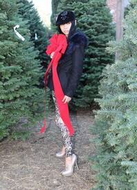 Bai Ling christmas tree shopping in Hollywood 20.12.2012_07.jpg