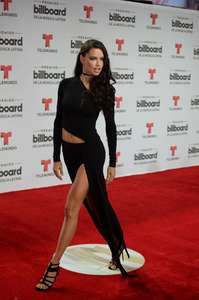 Adriana-Lima--Billboard-Latin-Music-Awards-2016--15.jpg