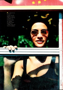 elle_fr_2_may_1994_5.jpg