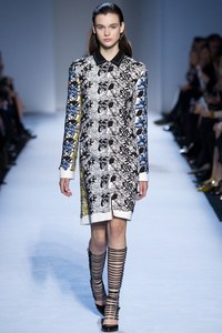 Giambattista+Valli+Fall+2016+3Lu67A55oa4x 3.jpg