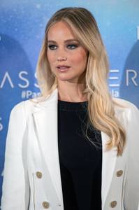 jlaw301116ZNimage10.jpg