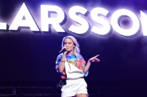 Zara Larsson 997 Triple Ho Show11.png