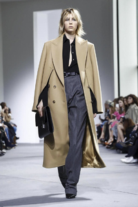 Michael-Kors-RTW-FW17-New-York-5898-1487154432-bigthumb_nowfashion.thumb.jpg.1bcfea2c5aaf97e84062bf4934abdbc3.jpg