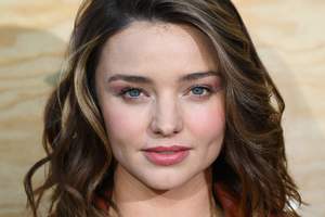 miranda-kerr-louis-vuitton-amp-jeff-koons-masters-collection-collaboration-in-paris-41117-9.thumb.jpg.03281cae7d0531db5781dc49d7ab2b12.jpg