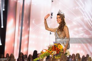 iris-mittenaere-miss-france-2016-is-crowned-miss-universe-at-the-the-picture-id651039122.jpg