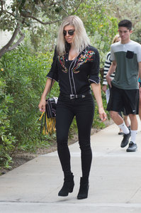      fergie120617BZNimage110.jpg