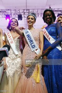 miss-philippines-megan-young-poses-with-runnerup-miss-france-marine-picture-id182118037.jpg