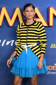 zendaya-spider-man-homecoming-movie-photocall-in-london-uk-06-15-2017-6.jpg