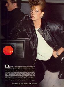 Giaviano_Vogue_US_November_1982_06.thumb.jpg.e9ad22970205c13b22ed9a4b8cb3f0d2.jpg