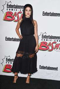 Marie-Avgeropoulos--Entertainment-Weekly-Party-at-2017-Comic-Con--06.thumb.jpg.4f82b47250d7a6def519e572dc6f7c4c.jpg