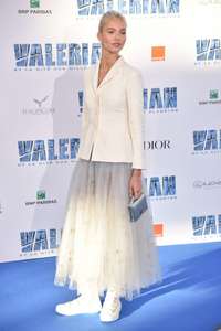 Pauline-Hoarau-and-Pauline-Hoarau--Valerian-And-The-City-Of-A-Thousand-Planets-Premiere--25.jpg