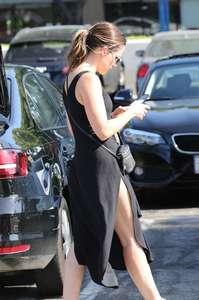 Sophia-Bush--Shopping-in-West-Hollywood--01.thumb.jpg.fdf9bbe36ebafc4cbff2356943f4620f.jpg