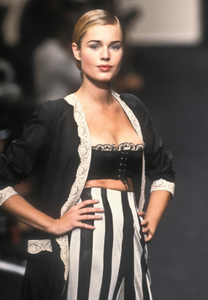 chantal-thomas-fw-1995-4.thumb.png.4e30ed371692009d9b7e879763e896cf.png