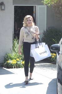 49131071_chloe-grace-moretz-instyle-s-day-of-indulgence-party-in-brentwood-43.jpg